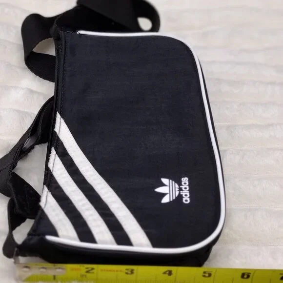 Adidas Originals Adicolor Classic Mini Airliner Bag – Black/White - Picture 4 of 8